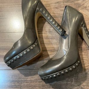 Olive green studded platform heels - Vince camato